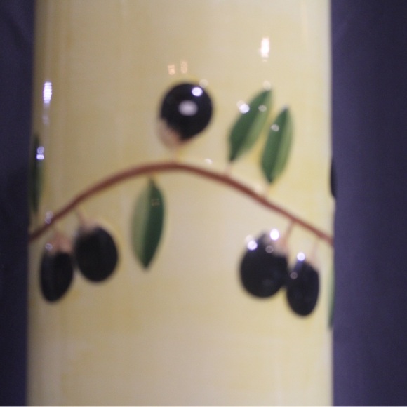 Ceramic vase or storage container - Picture 2 of 12